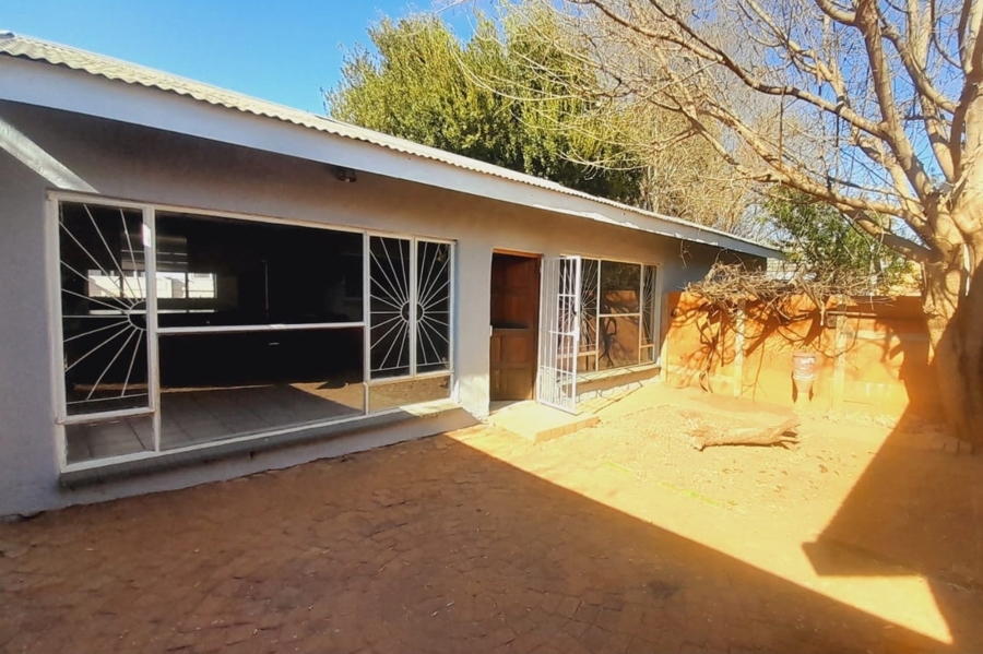 3 Bedroom Property for Sale in Flamwood North West